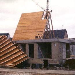 Sturmschaden am Rohbau in Kenten; 1974